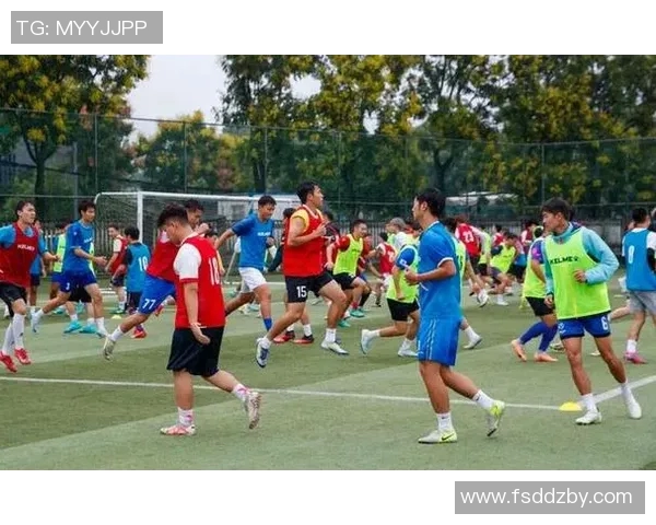 成都足球队在城市联赛中的耐力表现分析与点评