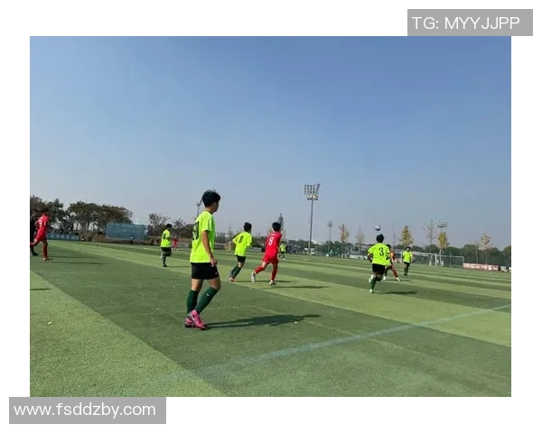 团结一心:探讨上海足球队的团队协作与胜利之道 团结一心:探讨上海足球队的团队协作与胜利之道